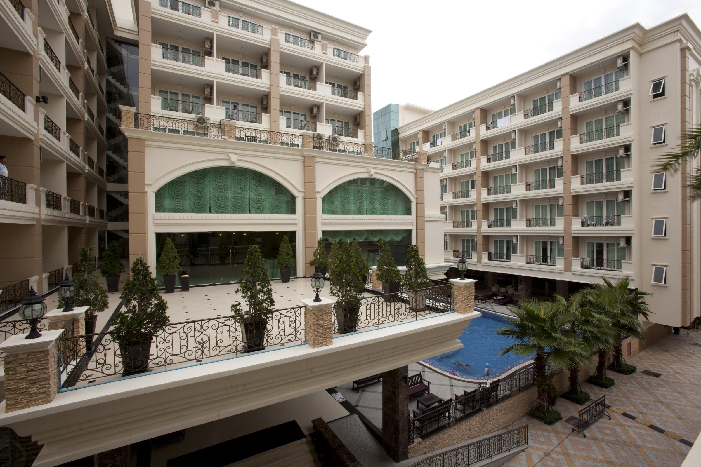 LK Miracle Suite Pattaya Extérieur photo